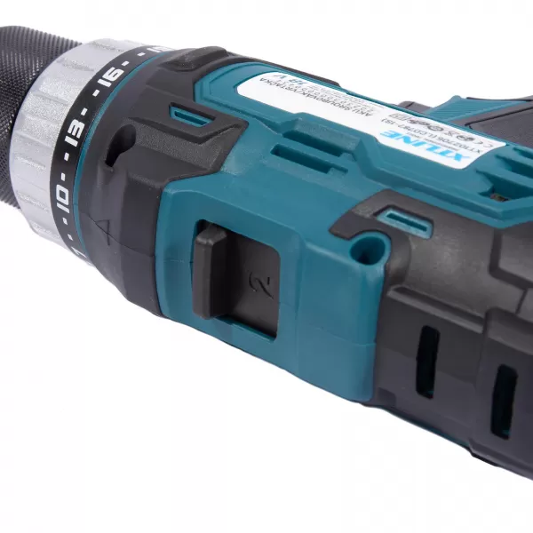 XT Aku vrtačka 18 V, 40 Nm + 2 baterie 2.0 Ah + nabíječka 2.4 A